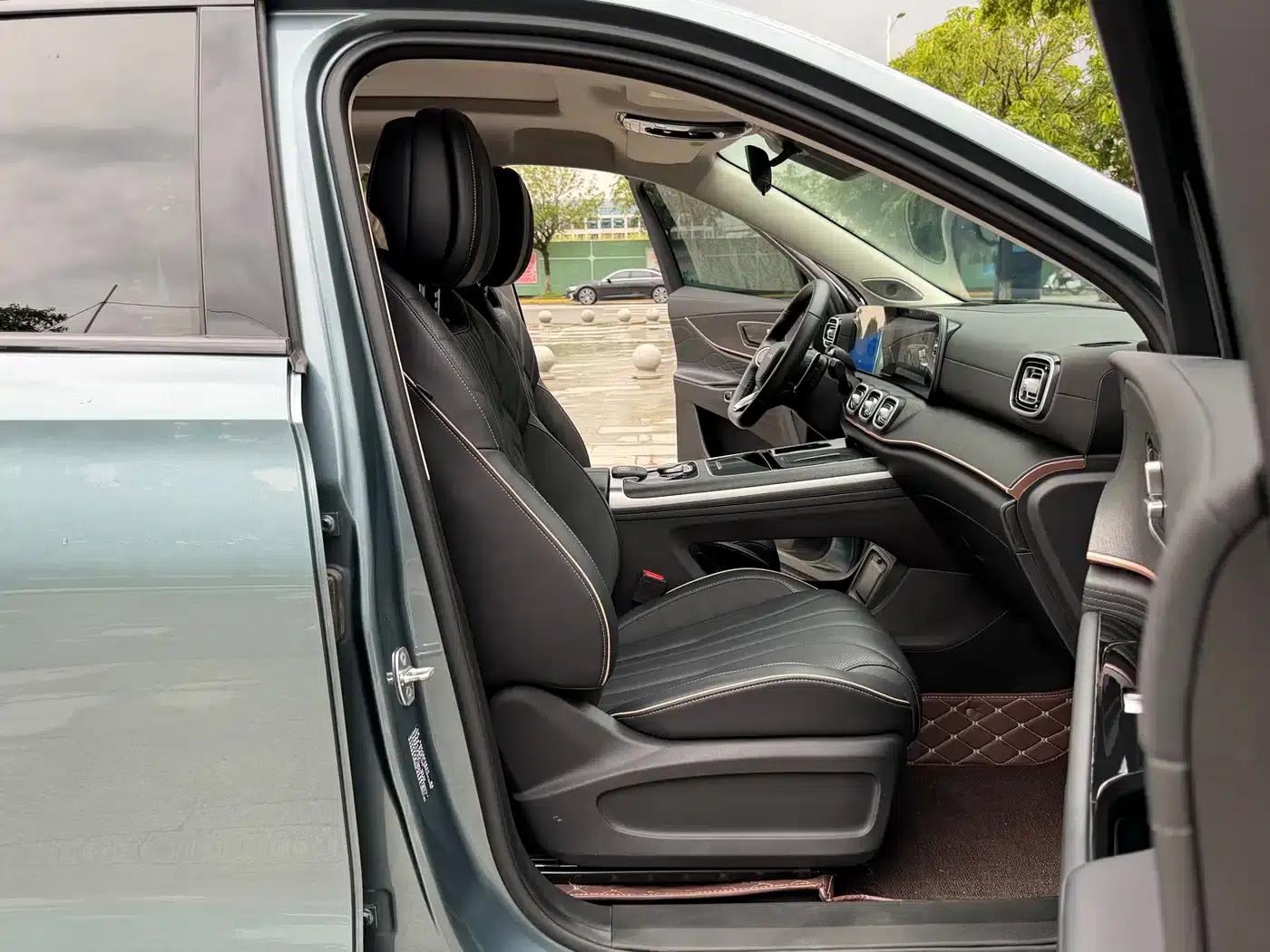 Chery Tiggo 9 2023 2.0T Dual-Clutch Two-Wheel Drive Premium Edition 5-Seater — миниатюра 14