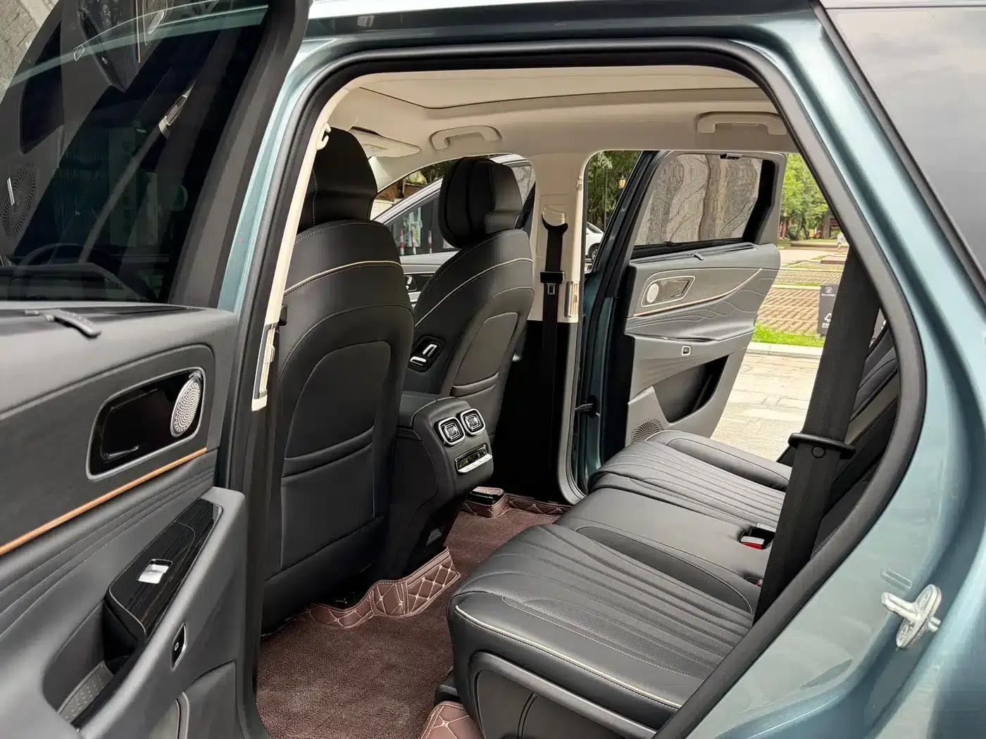 Chery Tiggo 9 2023 2.0T Dual-Clutch Two-Wheel Drive Premium Edition 5-Seater — миниатюра 16