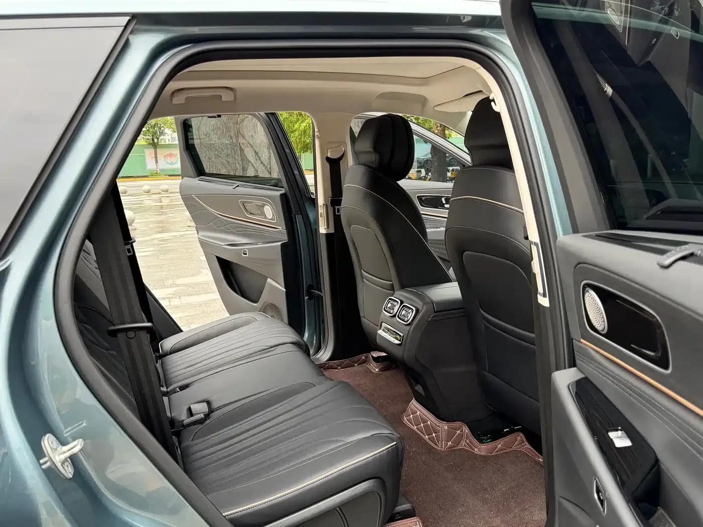 Chery Tiggo 9 2023 2.0T Dual-Clutch Two-Wheel Drive Premium Edition 5-Seater — миниатюра 19