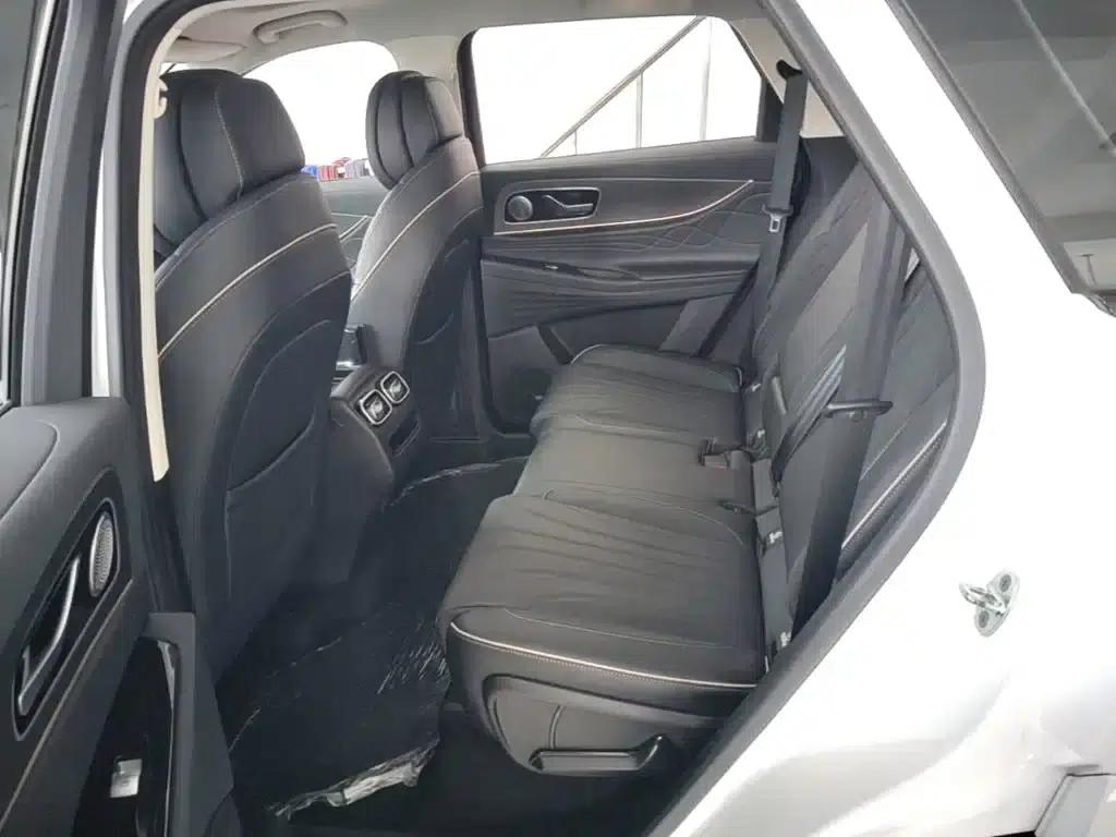 Chery Tiggo 9 2023 2.0T Dual-Clutch Two-Wheel Drive Leading Edition 5-Seater — миниатюра 17