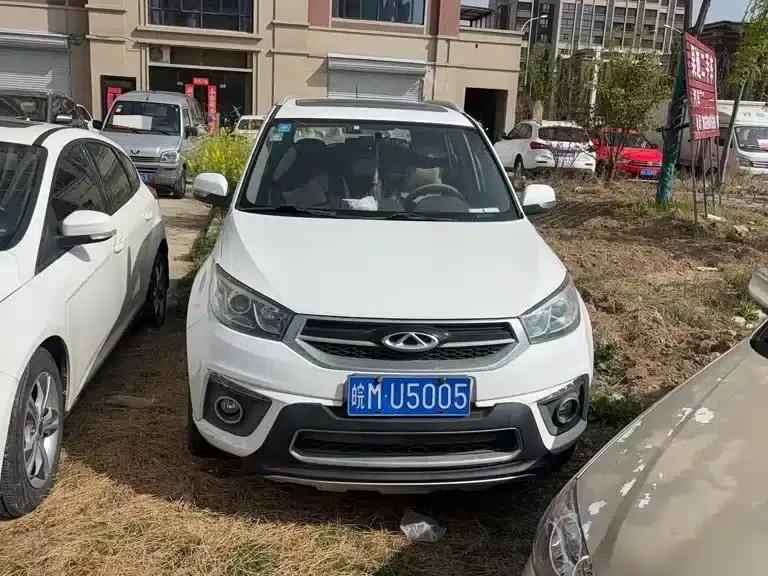 Chery Tiggo 3 2015 1.6L Manual Smart Sport Edition — миниатюра 1