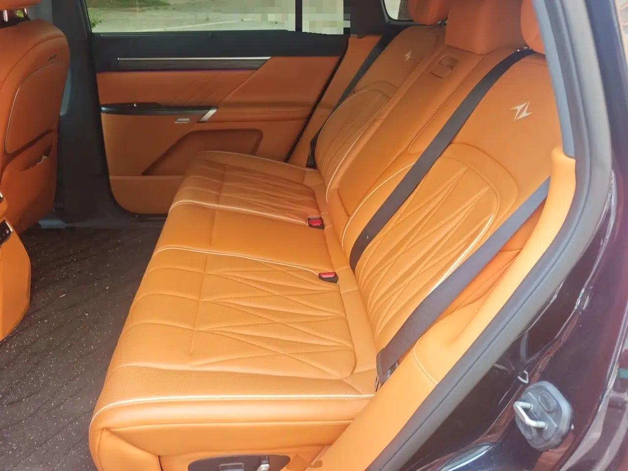 Dongfeng eπ eπ008 2025 210 Ultra LikeYi Edition 5-Seater — миниатюра 17