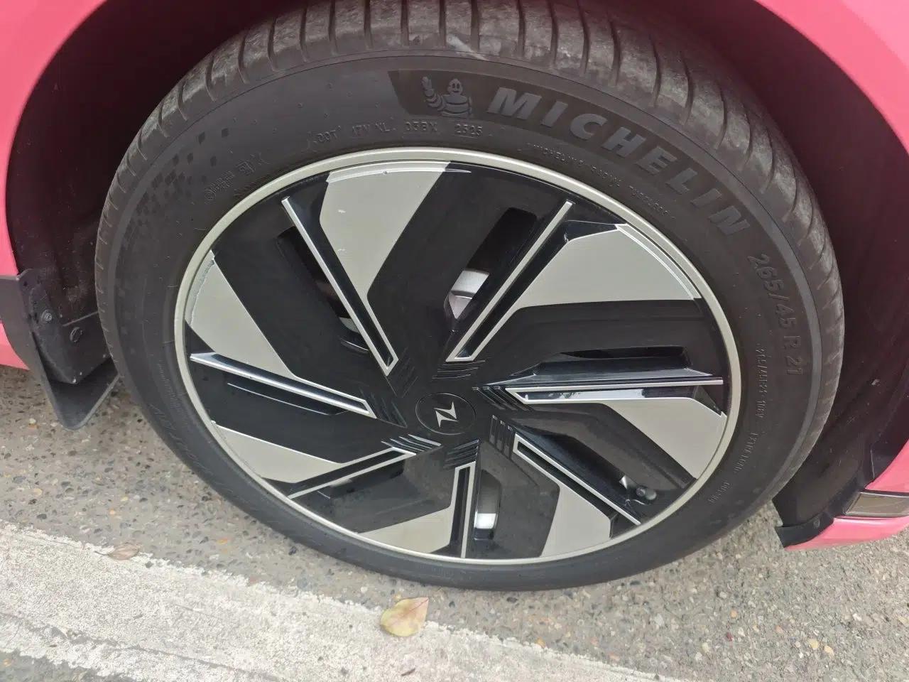 Dongfeng eπ eπ008 2025 210 Ultra LikeYi Edition 5-Seater — миниатюра 8