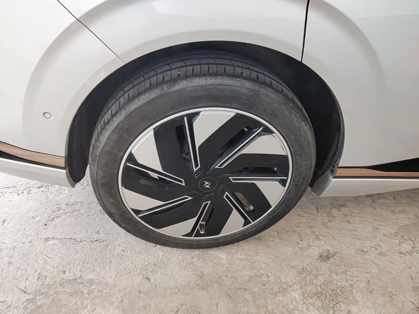 Dongfeng eπ eπ008 2024 210Max Range-Extended Version 6 Seats — миниатюра 11