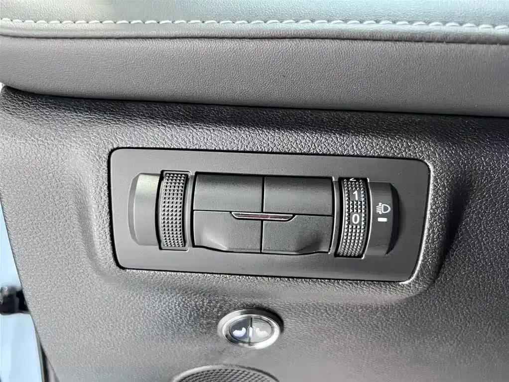 Chery Tiggo 7 PLUS 2022 1.5T CVT Luxury+ — миниатюра 12