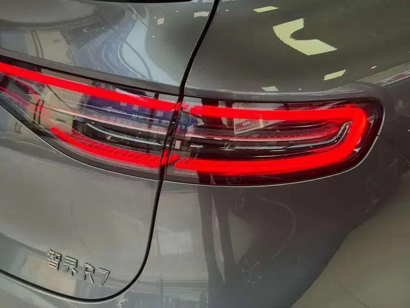 Zhijie R7 2024 Pure Electric 100kWh Max Rear-Wheel Drive Version — миниатюра 8