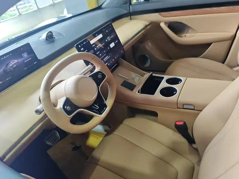 2025 Smart World R7 Extended Range 53.4kWh Ultra 4WD Edition — миниатюра 23