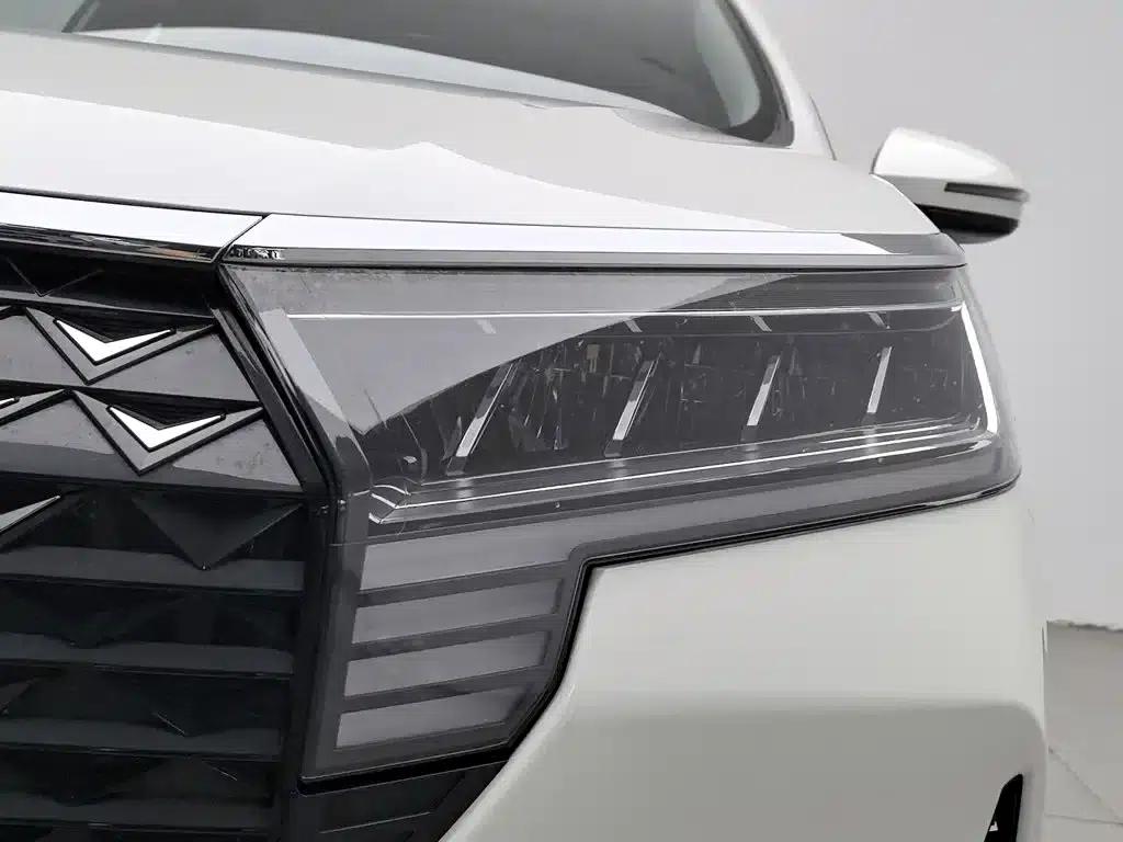 Venucia D60 2023 PLUS 1.6L XL CVT Elite Edition — миниатюра 7