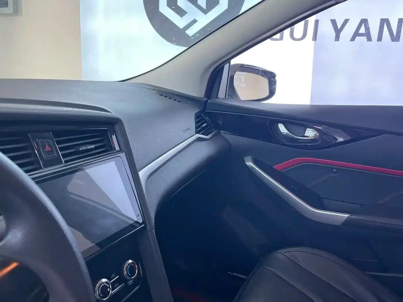Venucia D60 2020 1.6L Entry Manual Comfort Edition — миниатюра 11