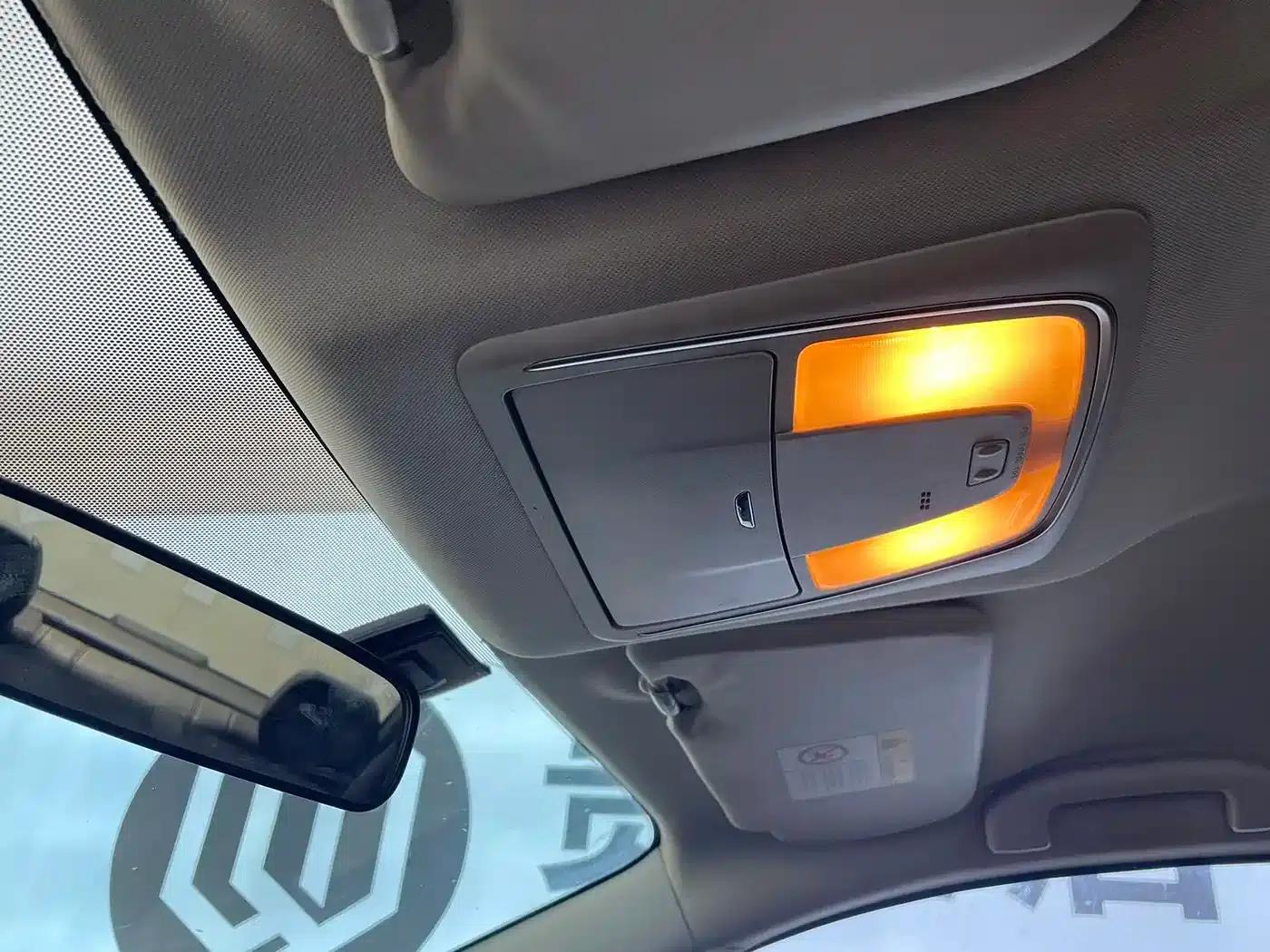 Venucia D60 2020 1.6L Entry Manual Comfort Edition — миниатюра 12
