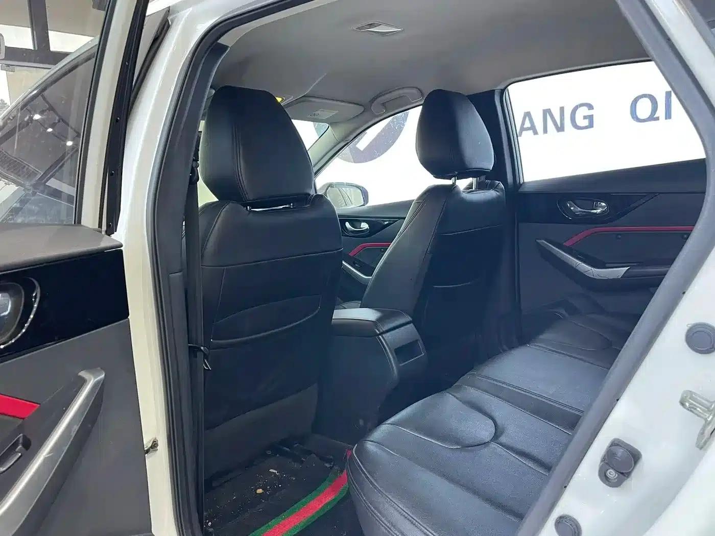 Venucia D60 2020 1.6L Entry Manual Comfort Edition — миниатюра 15