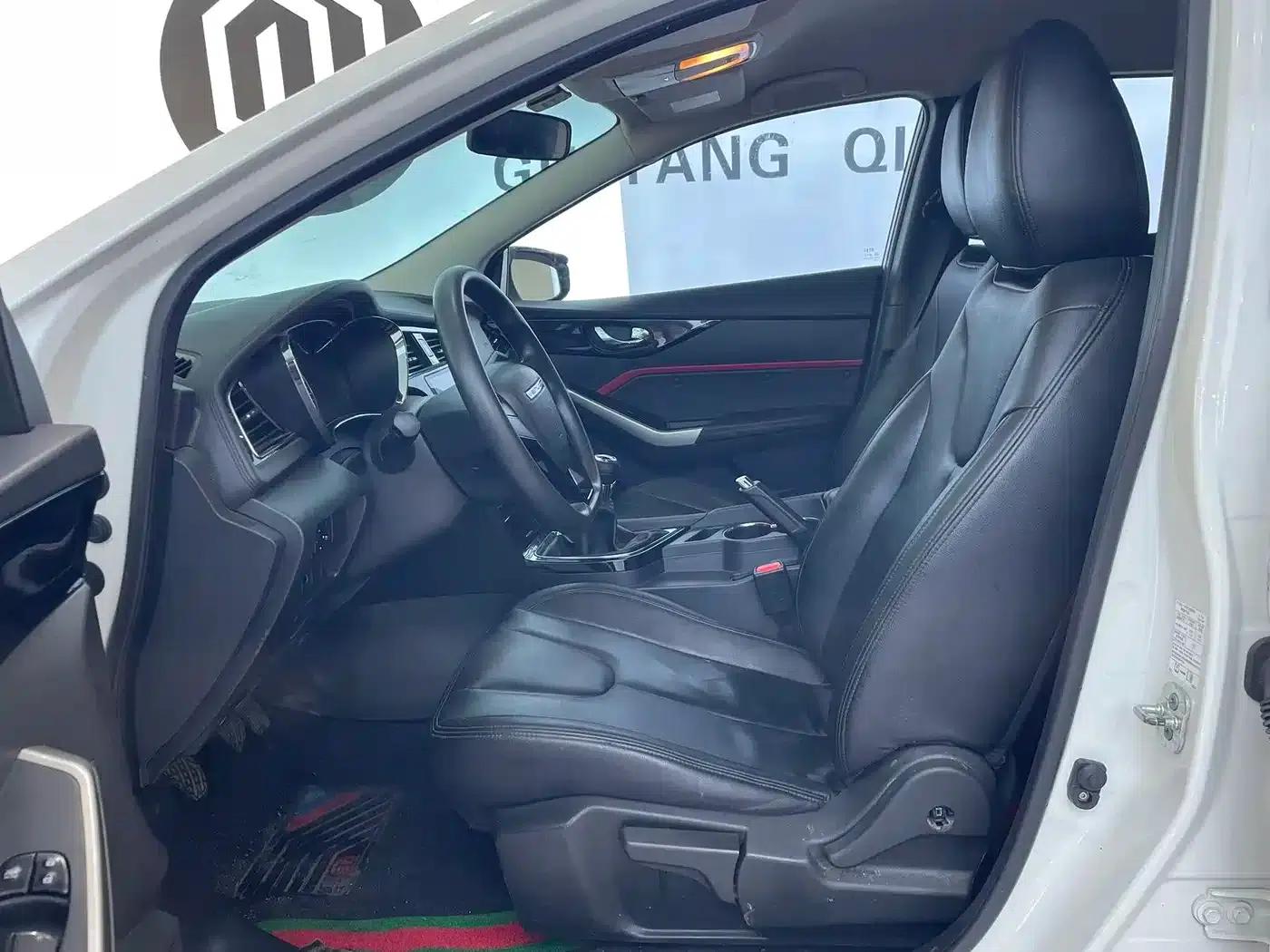Venucia D60 2020 1.6L Entry Manual Comfort Edition — миниатюра 6