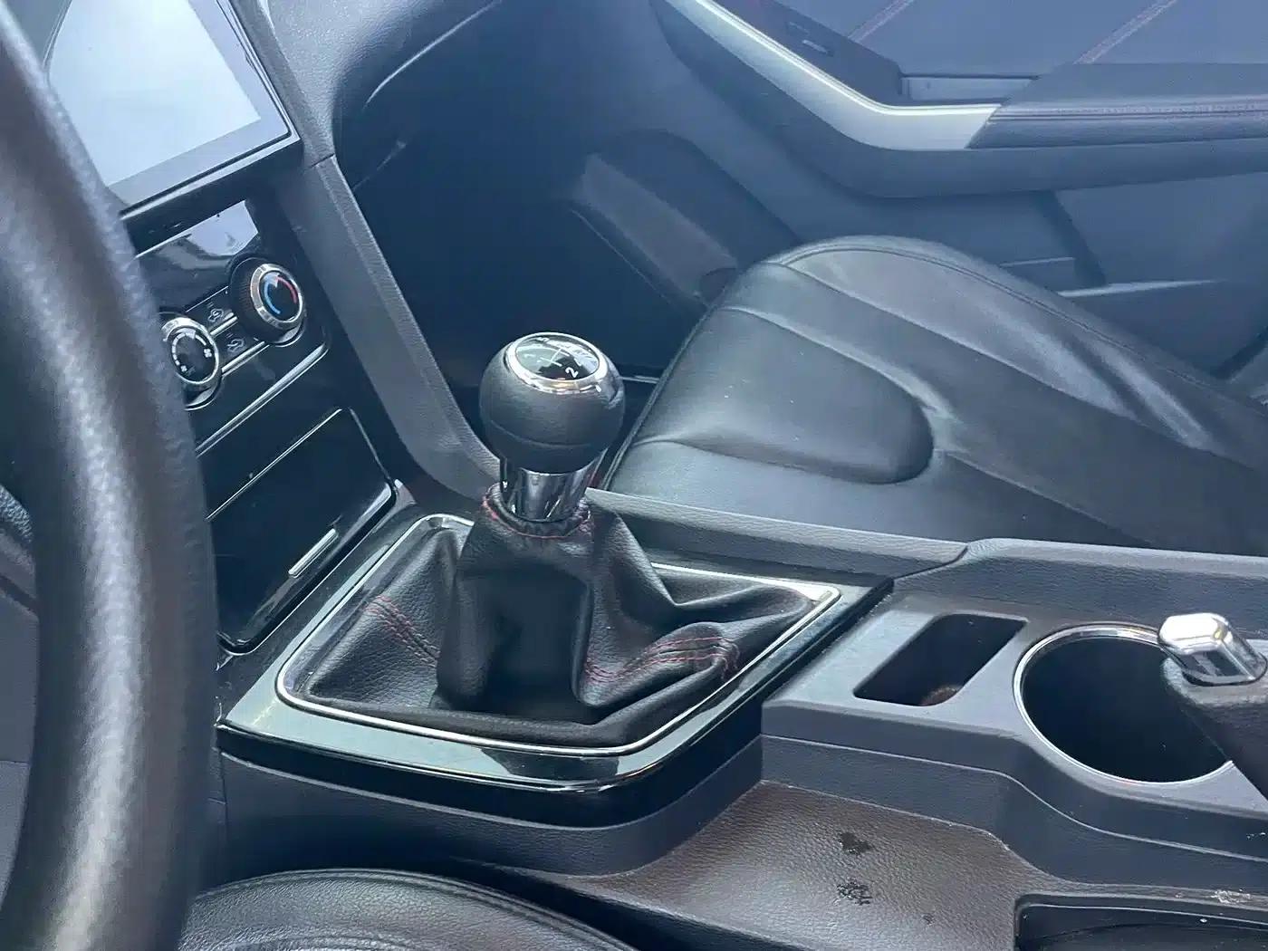 Venucia D60 2020 1.6L Entry Manual Comfort Edition — миниатюра 8