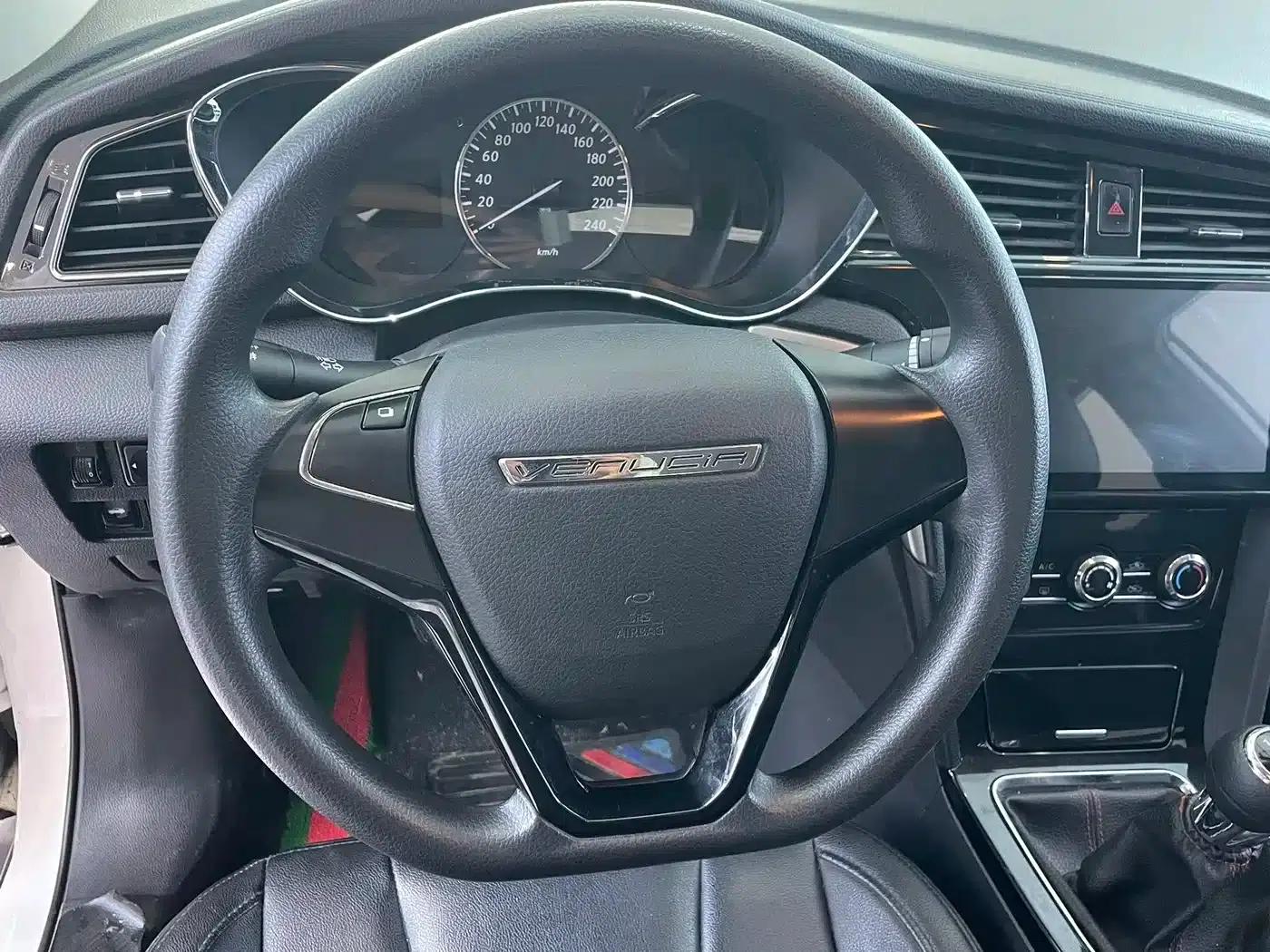 Venucia D60 2020 1.6L Entry Manual Comfort Edition — миниатюра 10