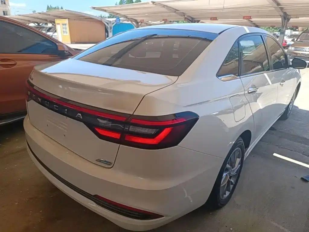 Venucia D60 2021 PLUS 1.6L XL CVT Elite Edition — миниатюра 7