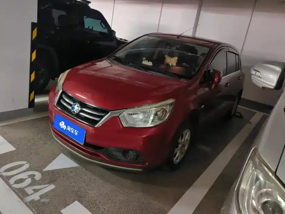 Venucia R50 2016 1.6L Automatic Elite Edition — миниатюра 1