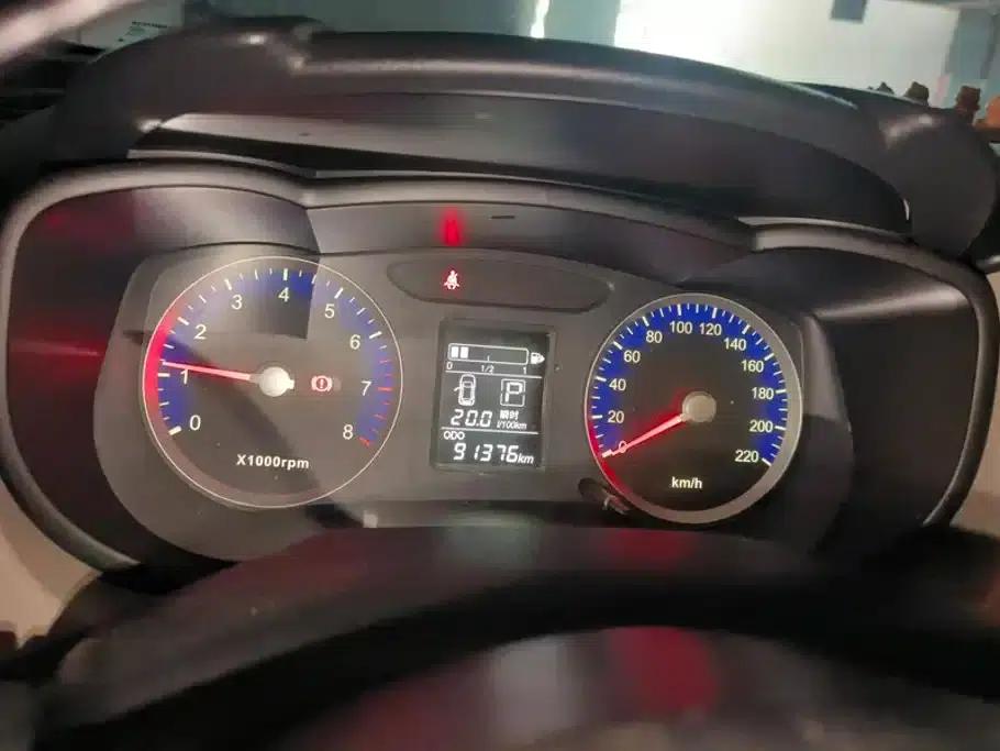 Venucia R50 2016 1.6L Automatic Elite Edition — миниатюра 14