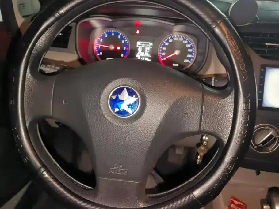 Venucia R50 2016 1.6L Automatic Elite Edition — миниатюра 15