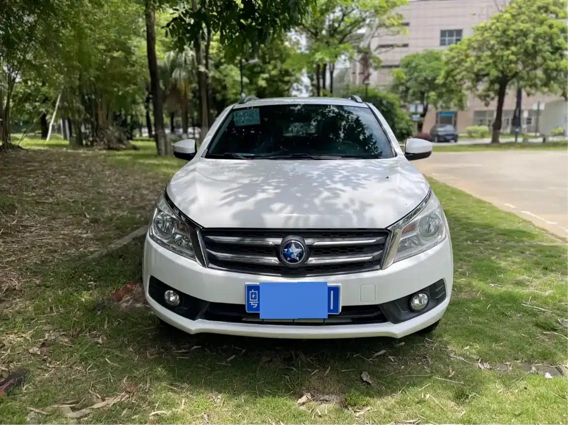 Venucia T70 2015 2.0L CVT Smart Edition — миниатюра 1