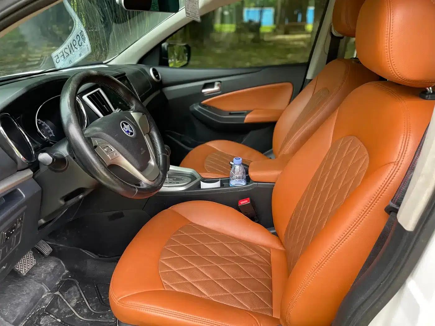 Venucia T70 2015 2.0L CVT Smart Edition — миниатюра 6