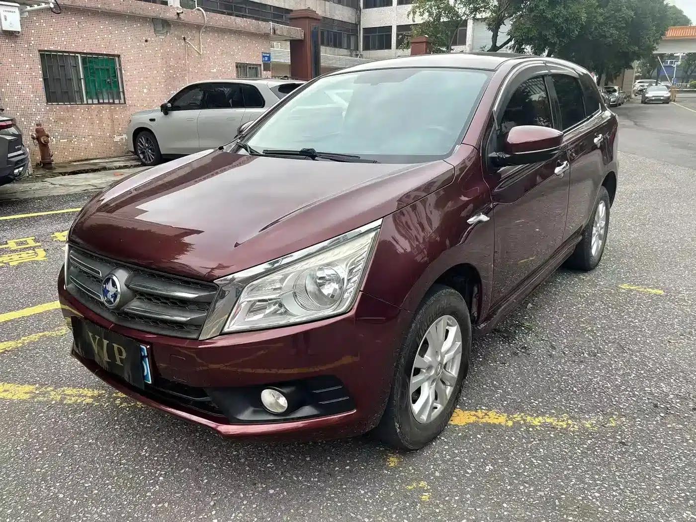 Venucia T70 2015 1.6L Manual Ruixing Edition — миниатюра 1