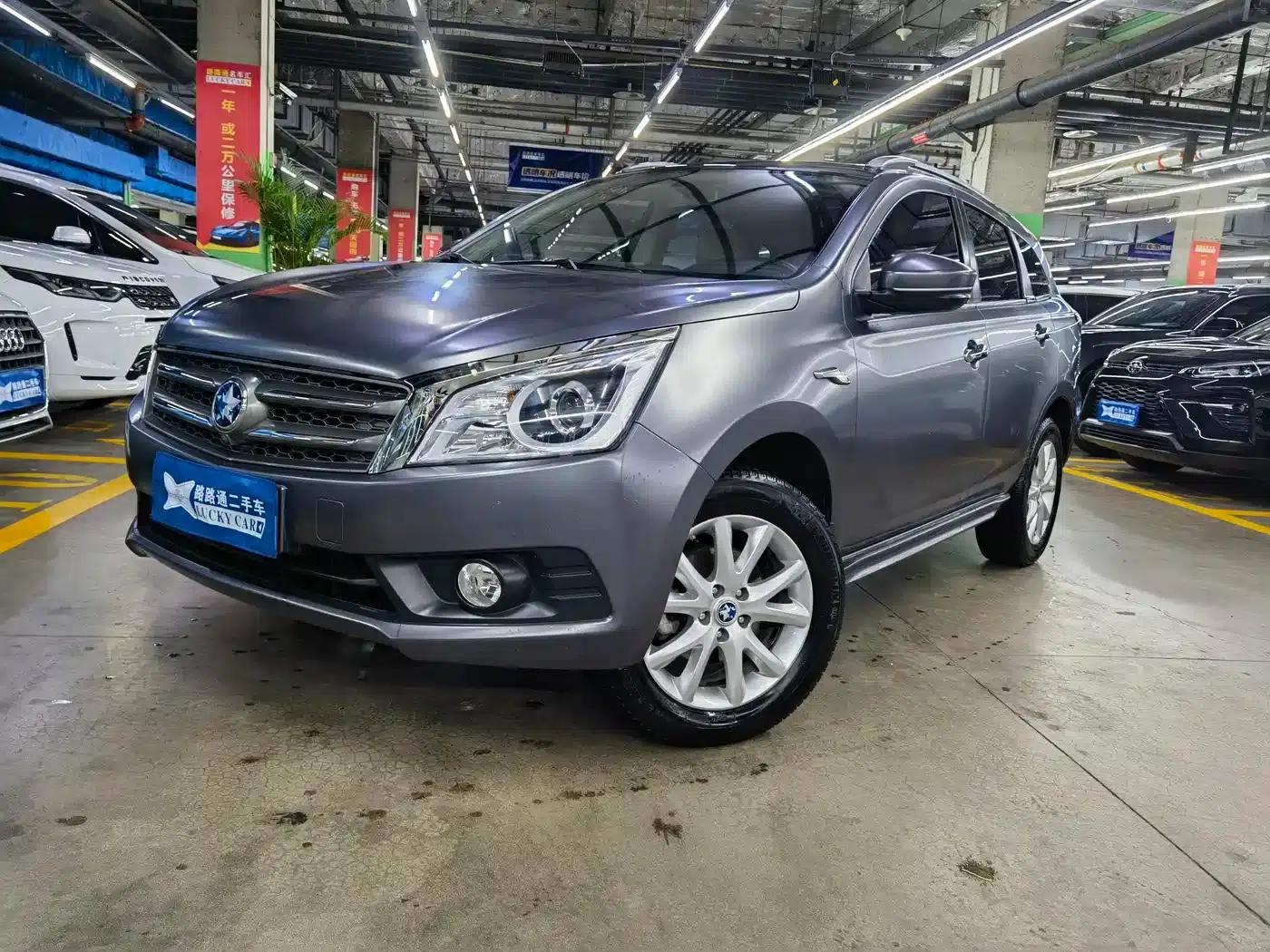 Venucia T70 2015 2.0L CVT Smart Edition — миниатюра 1
