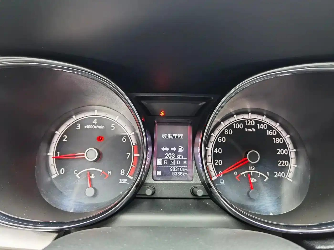 Venucia T70 2015 2.0L CVT Smart Edition — миниатюра 15