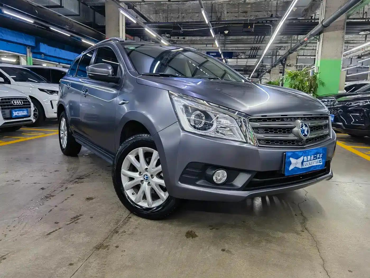 Venucia T70 2015 2.0L CVT Smart Edition — миниатюра 3