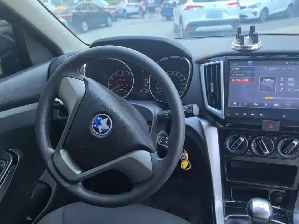 Venucia T70 2016 1.6L Manual Smart Edition — миниатюра 11