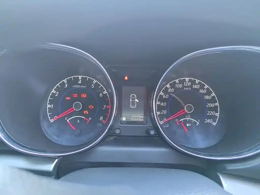 Venucia T70 2016 1.6L Manual Smart Edition — миниатюра 12