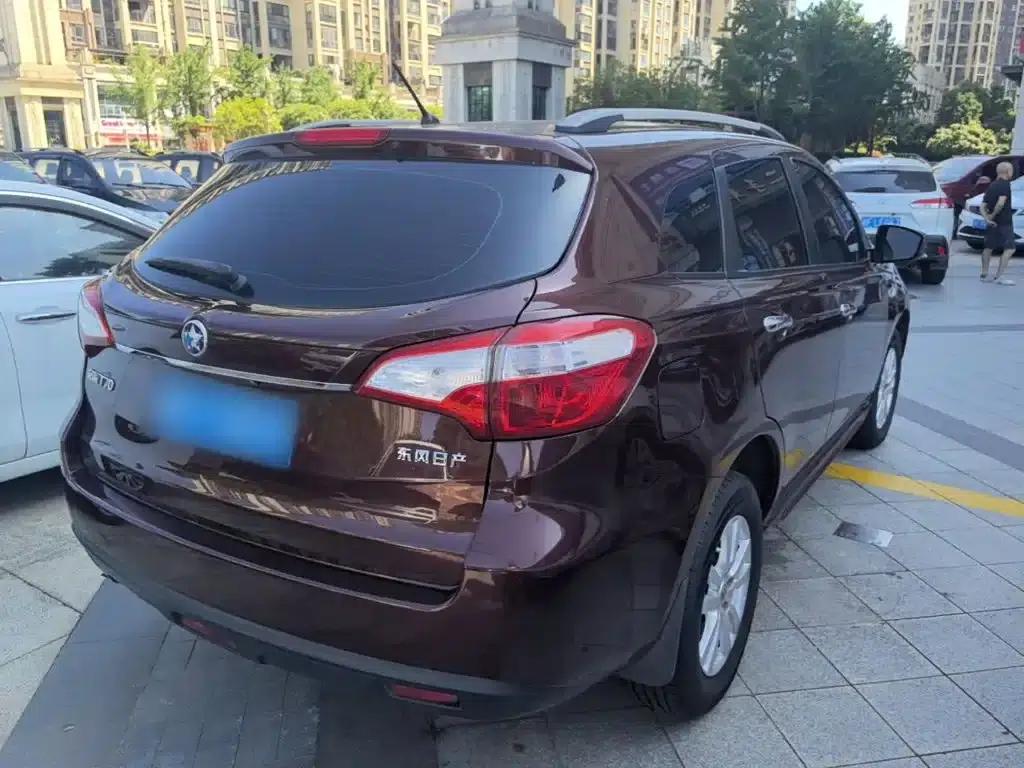Venucia T70 2016 1.6L Manual Smart Edition — миниатюра 7