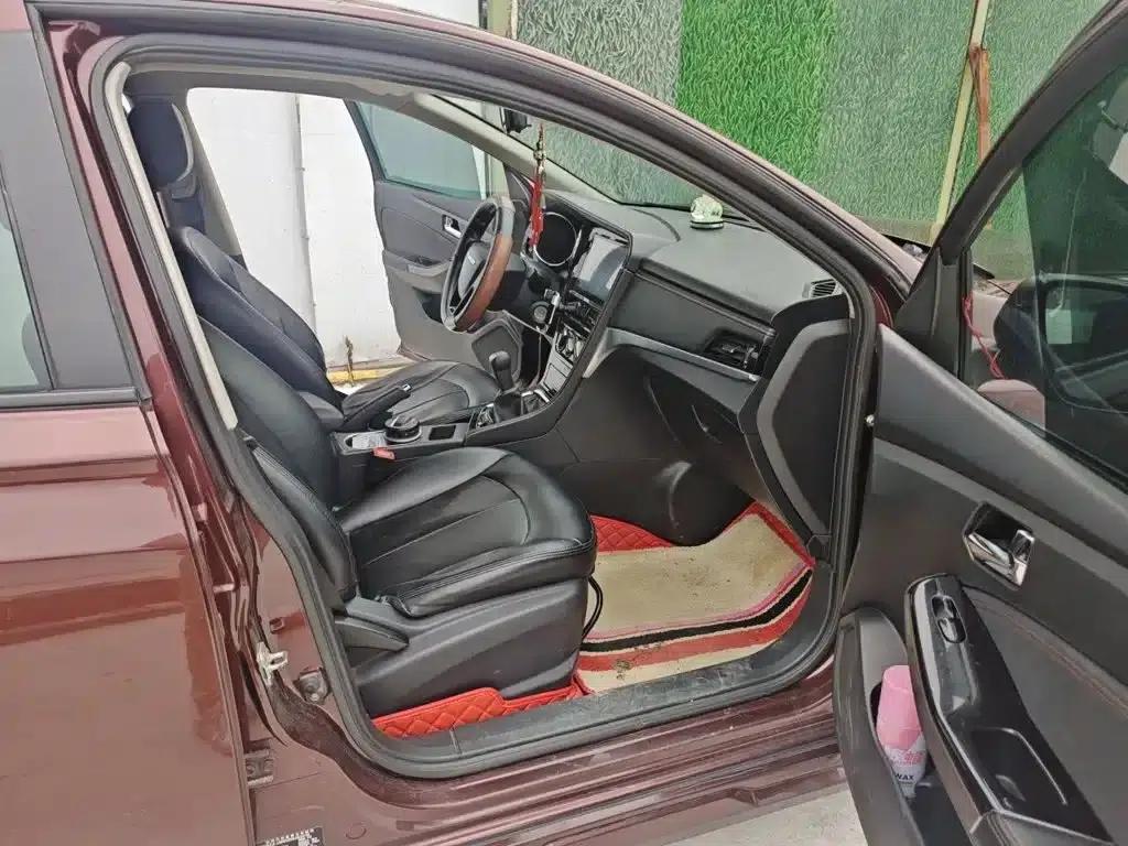 Venucia T70 2018 1.6L Manual Smart Edition — миниатюра 20