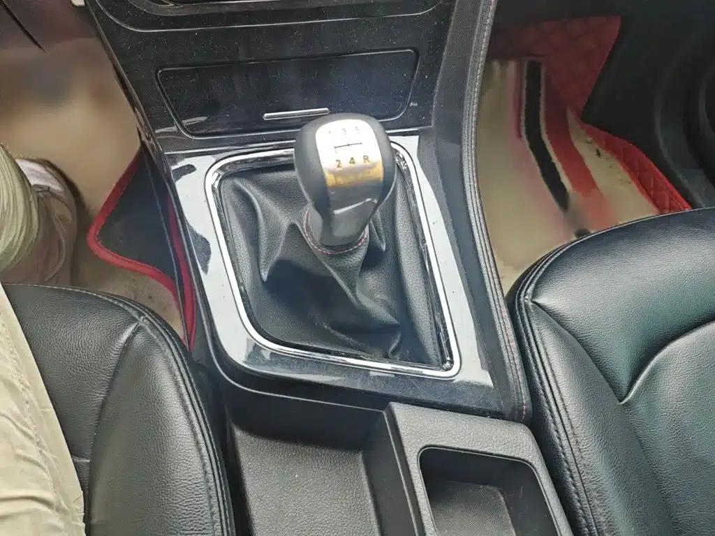 Venucia T70 2018 1.6L Manual Smart Edition — миниатюра 7