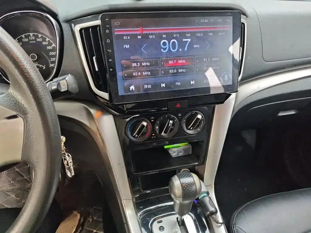 Venucia T70 2016 2.0L CVT Smart Edition — миниатюра 10