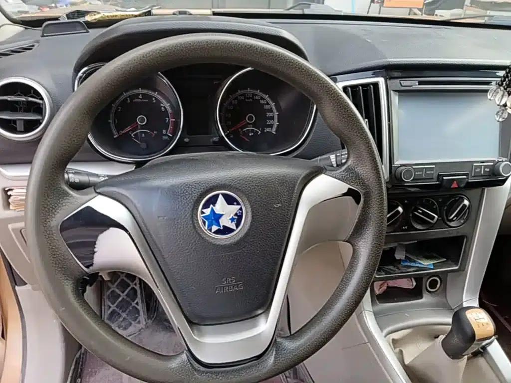 Venucia T70 2015 1.6L Manual Ruixing Edition — миниатюра 11