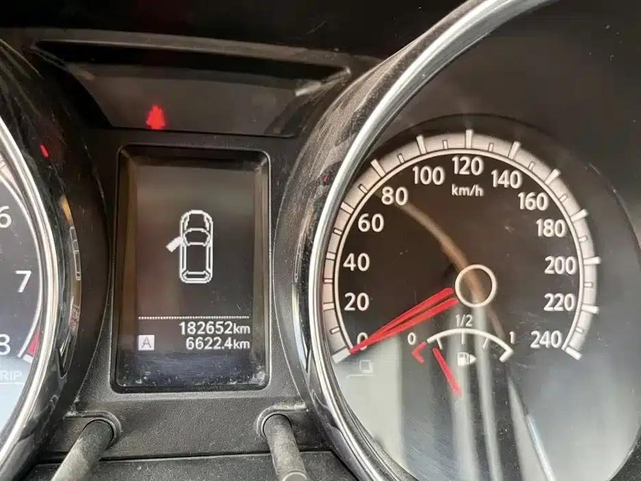 Venucia T70 2015 1.6L Manual Ruixing Edition — миниатюра 12
