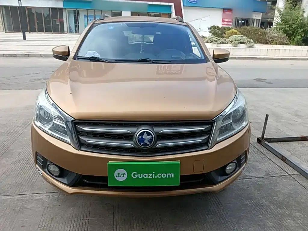 Venucia T70 2015 1.6L Manual Ruixing Edition — миниатюра 3