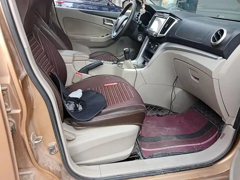 Venucia T70 2015 1.6L Manual Ruixing Edition — миниатюра 25