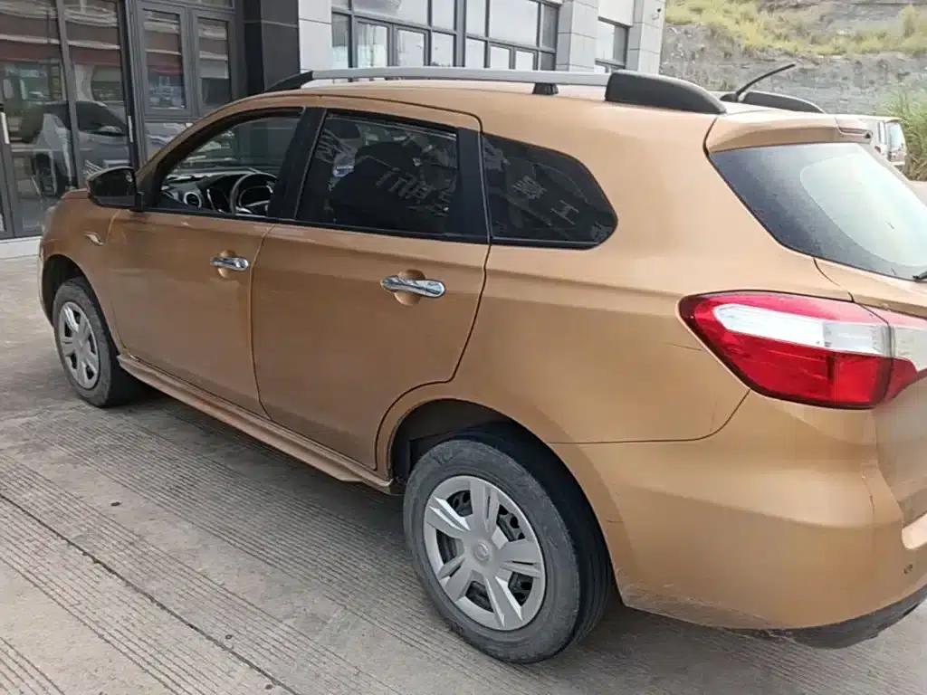 Venucia T70 2015 1.6L Manual Ruixing Edition — миниатюра 5