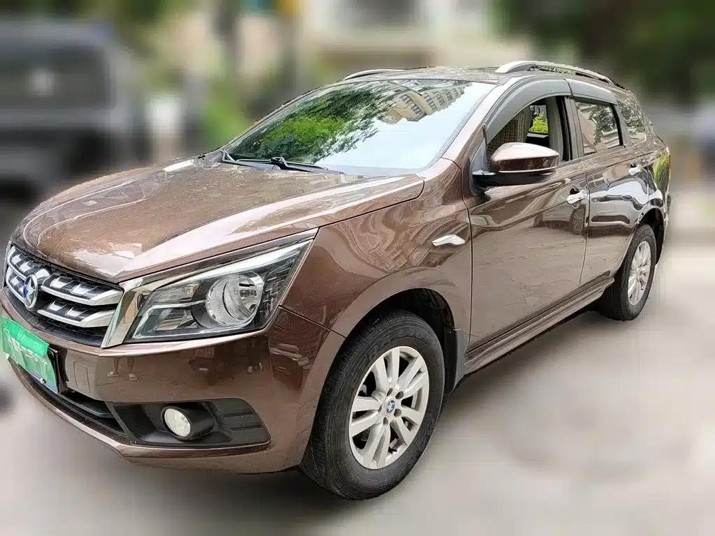 Venucia T70 2016 2.0L CVT Smart Edition — миниатюра 1