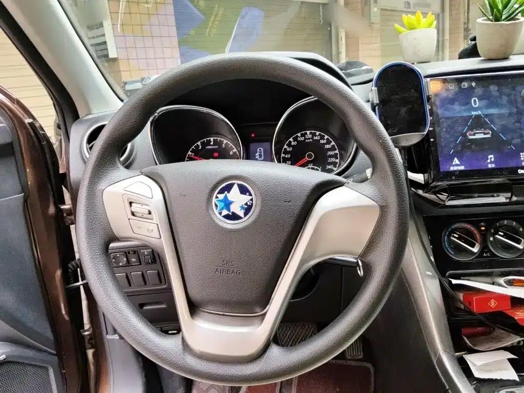Venucia T70 2016 2.0L CVT Smart Edition — миниатюра 3