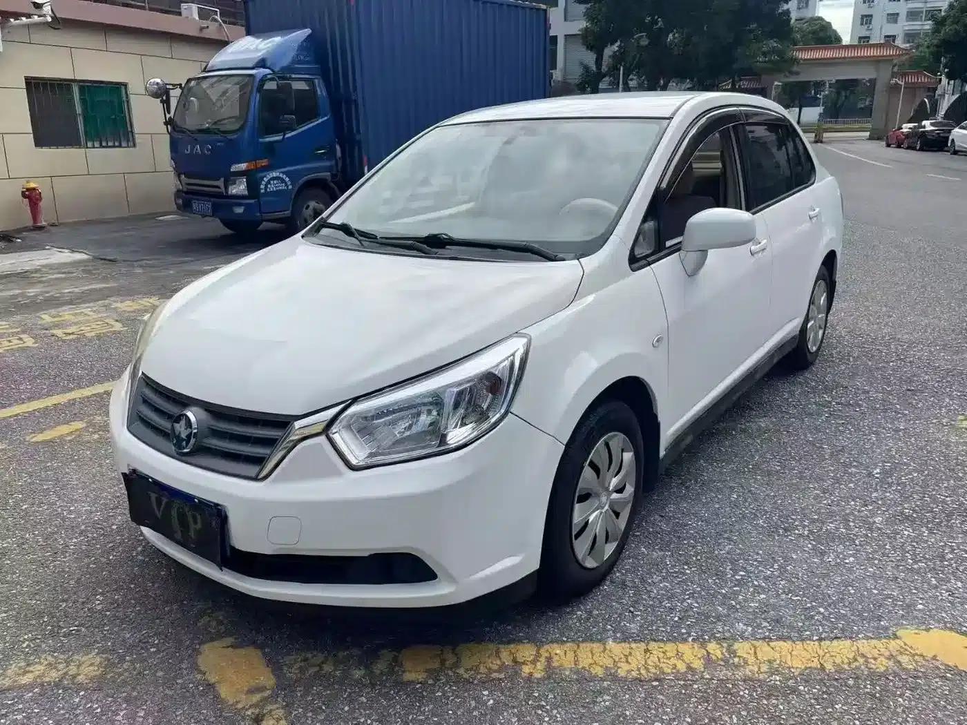 Venucia D50 2012 1.6L Automatic Premium Edition — миниатюра 1