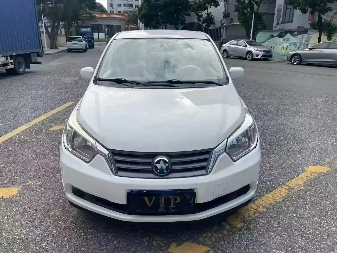 Venucia D50 2012 1.6L Automatic Premium Edition — миниатюра 2