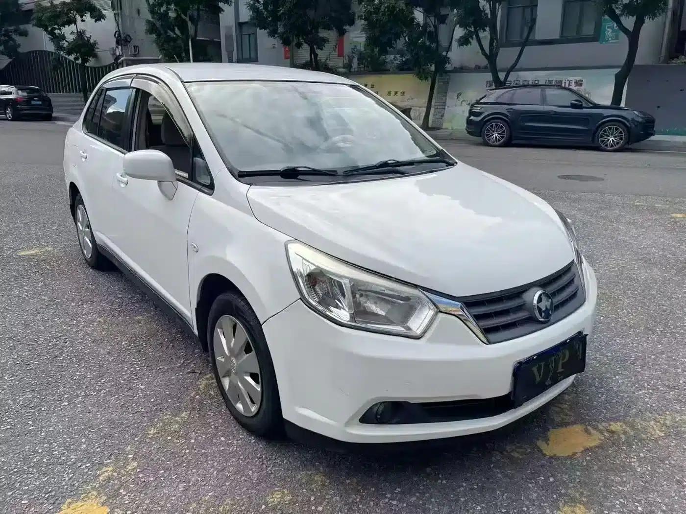 Venucia D50 2012 1.6L Automatic Premium Edition — миниатюра 3