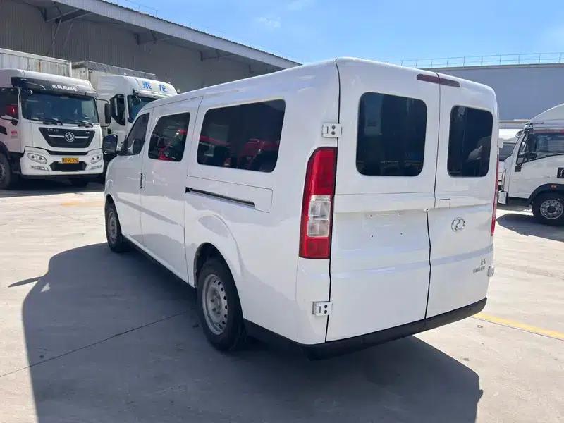 Ruichi R5 2025 Passenger Edition Supercharging Pioneer II 50.1kWh — миниатюра 4