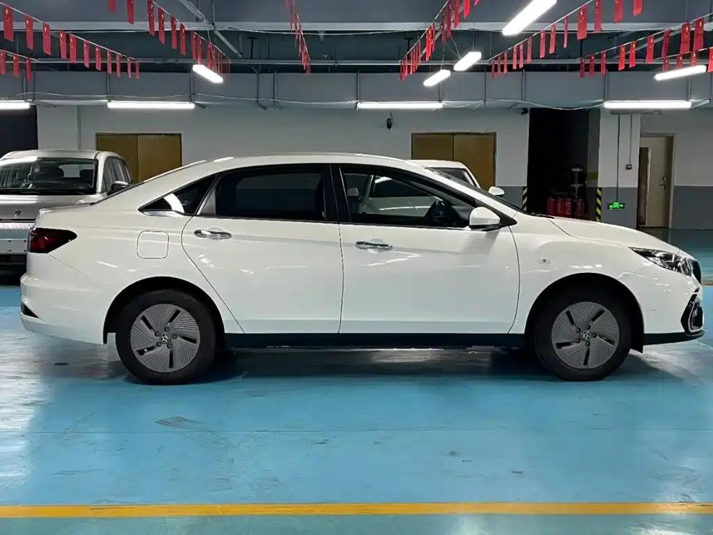 Venucia D60EV 2023 PLUS Smart Edition RJ Model — миниатюра 4