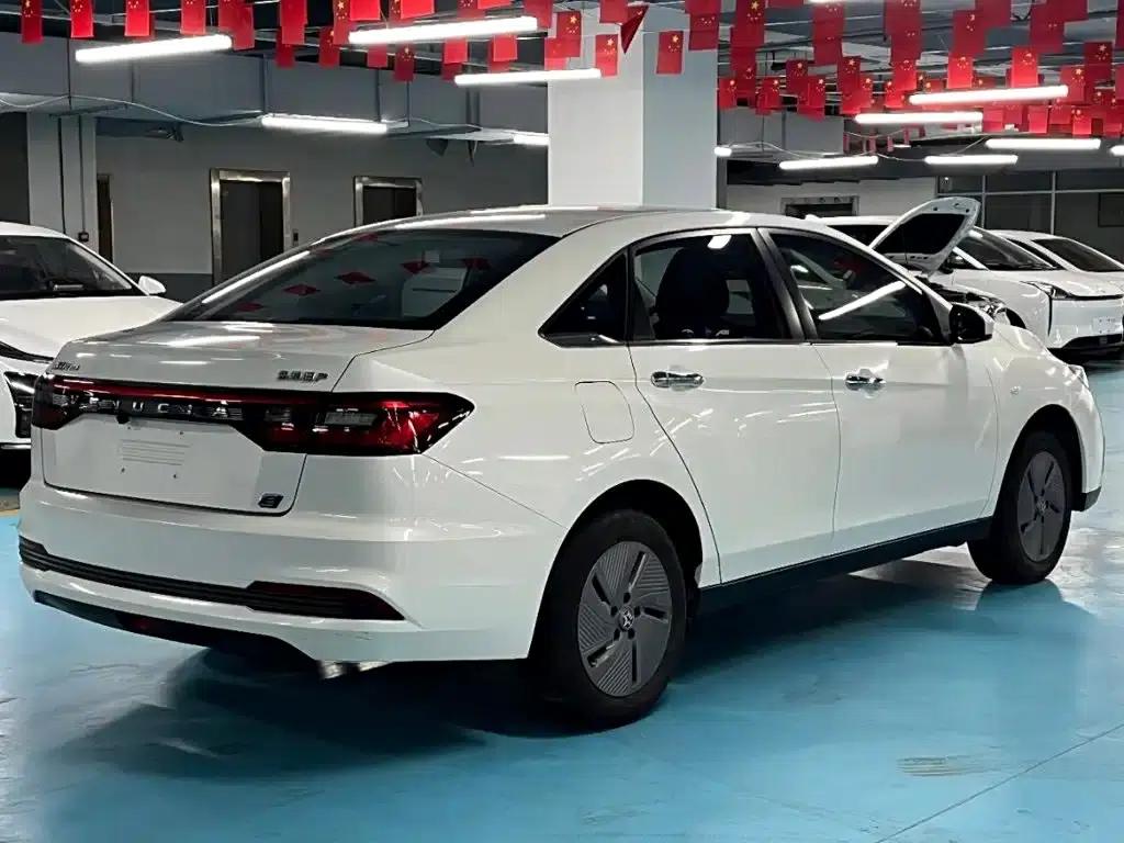 Venucia D60EV 2023 PLUS Smart Edition RJ Model — миниатюра 5