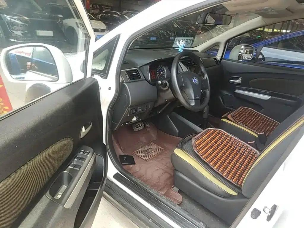 Venucia R50X 2013 1.6L Automatic — миниатюра 16