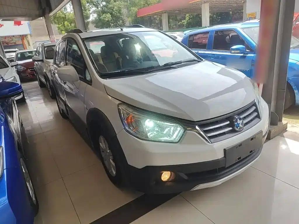 Venucia R50X 2013 1.6L Automatic — миниатюра 4