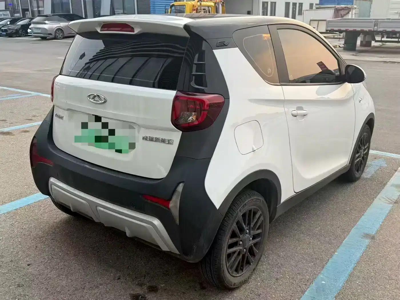 Little Ant 2024 Youth Edition 251km, True Love Edition 25.05kWh — миниатюра 5